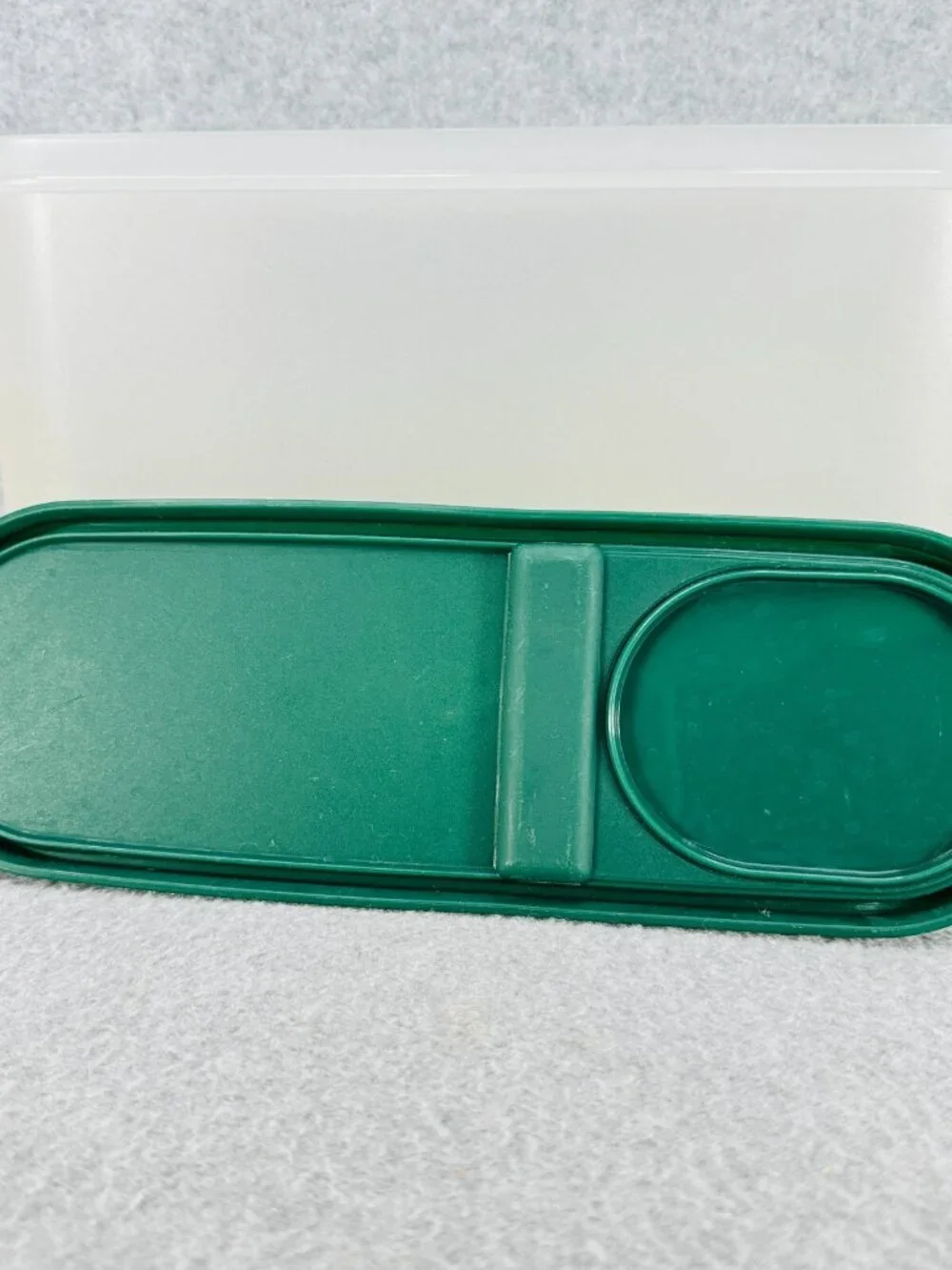 Tupperware Modular Mates Oval #3 with Flip Top Lid Green Vintage 2401A